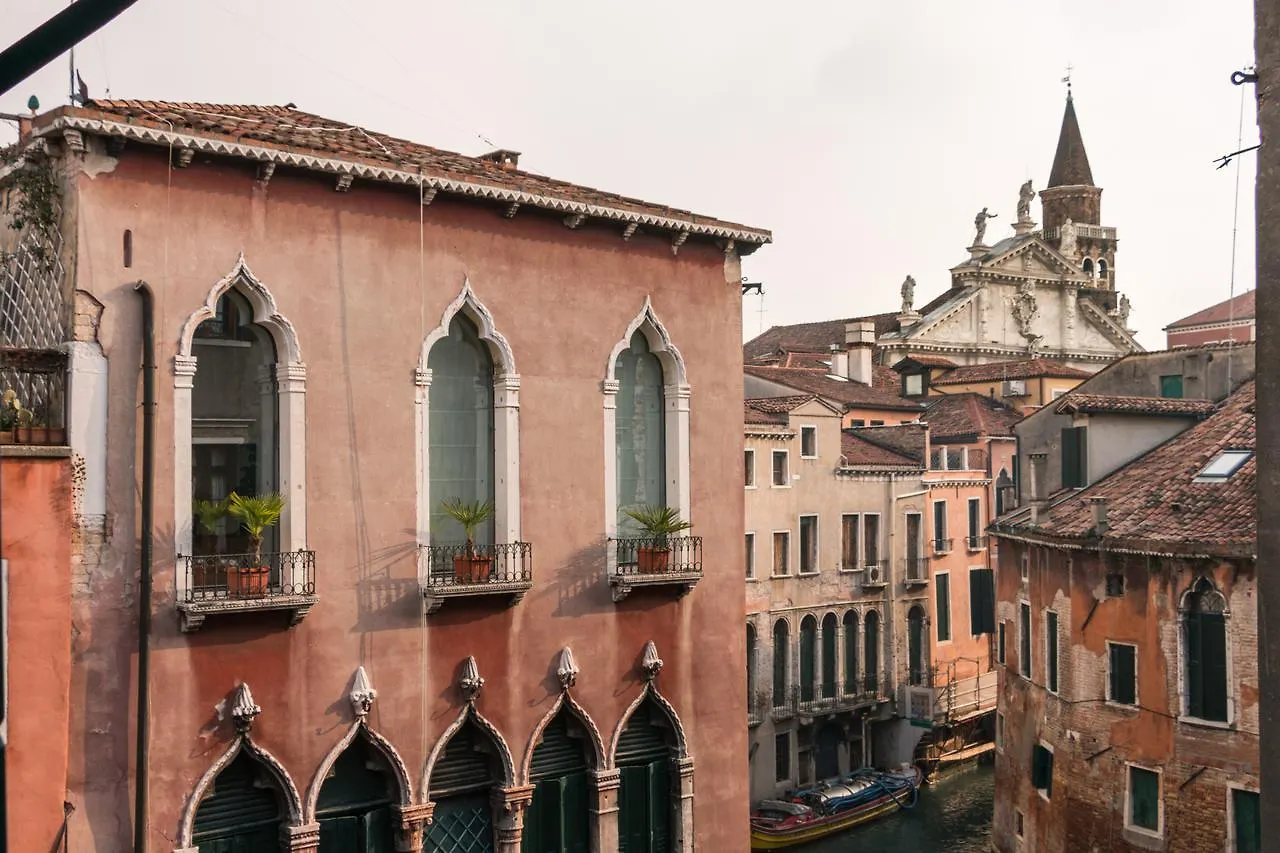 La Fenice Double Canal View Venice Apartment
