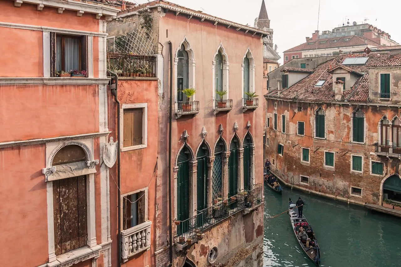 La Fenice Double Canal View Venice Apartment
